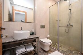 Andor Hotel