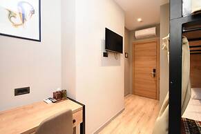 Andor Hotel