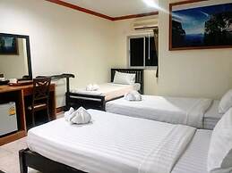 Golden Bee PhiPhi Hostel