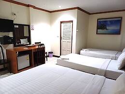 Golden Bee PhiPhi Hostel