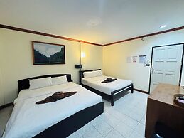 Golden Bee PhiPhi Hostel