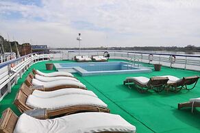Diamond ship Hotel