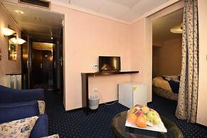 Diamond ship Hotel
