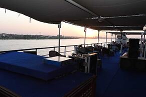 Diamond ship Hotel
