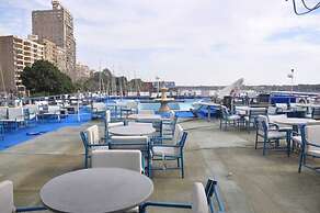Diamond ship Hotel