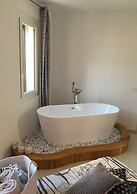 Intra Rooms