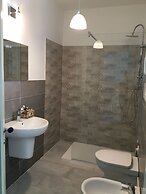 Intra Rooms