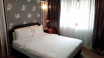 14 Plus 1 Hotel