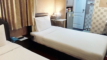 14 Plus 1 Hotel