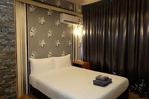 14 Plus 1 Hotel