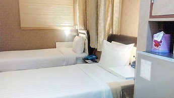 14 Plus 1 Hotel