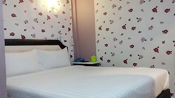 14 Plus 1 Hotel