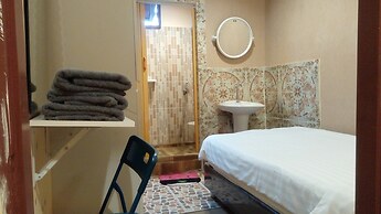 14 Plus 1 Hotel