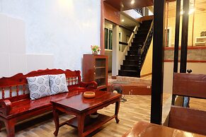 14 Plus 1 Hotel