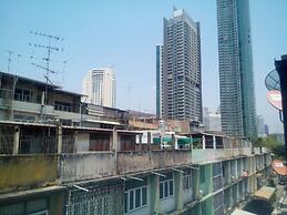 14 Plus 1 Hotel