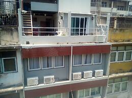 14 Plus 1 Hotel