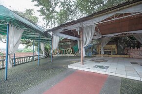 OYO 588 Sunrock Resort