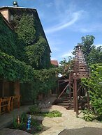 Captain Apartments