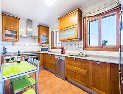 Villa - 4 Bedrooms with Pool and WiFi - 104238