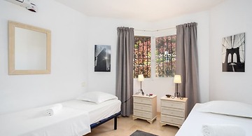 Apartment - 2 Bedrooms with Pool and WiFi - 107868