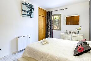 Apartment - 2 Bedrooms with Pool and WiFi - 107876