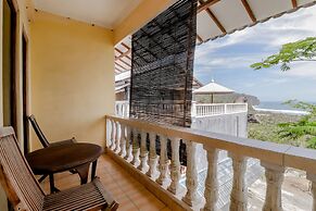 Adinda Beach Hotel and Villa