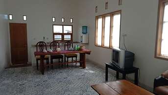 Lembur Incu Syariah Villa