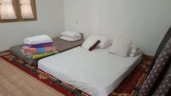 Lembur Incu Syariah Villa