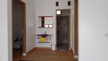Lembur Incu Syariah Villa