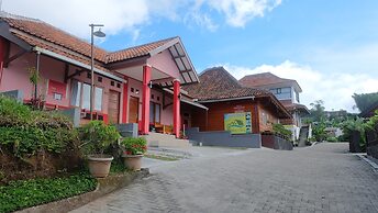 Lembur Incu Syariah Villa