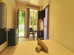 Pili Beach Resort Agmanic