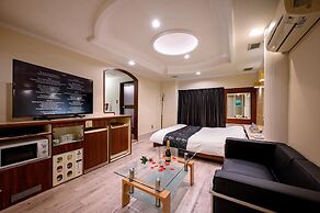 Hotel Mobilia - Adults Only