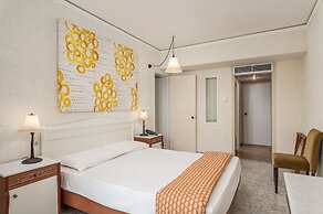 Hydrele Beach Hotel