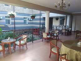 Arien Plaza