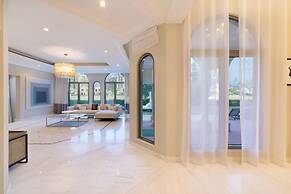 Maison Privee Private Pool and Beach Access Villa w/ Cinematic Vws