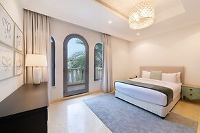 Maison Privee Private Pool and Beach Access Villa w/ Cinematic Vws