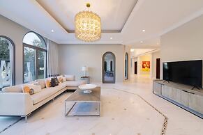 Maison Privee Private Pool and Beach Access Villa w/ Cinematic Vws