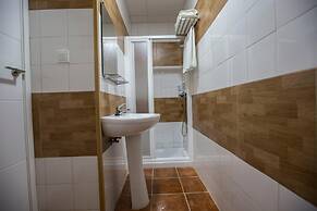 Hotel Carlos V by Viverestays