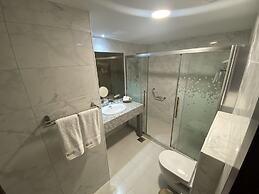 Strand Hotel