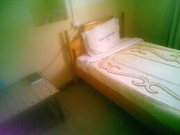 Chania Tourist Lodge