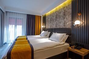 Kayhan City Hotel