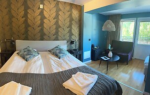 Treetop Spa Hangout & Hotel