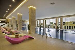 Holiday Inn Yerevan - Republic Square by IHG