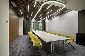 Holiday Inn Yerevan - Republic Square by IHG