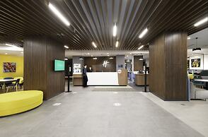 Holiday Inn Yerevan - Republic Square by IHG