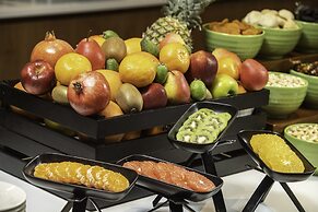 Holiday Inn Yerevan - Republic Square by IHG