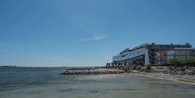 Azur Hotel
