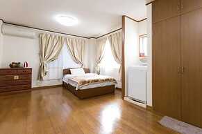 Centrally Located Deluxe Furnished.1