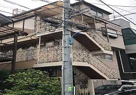 Centrally Located Deluxe Furnished.2