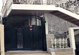 Centrally Located Deluxe Furnished.3
